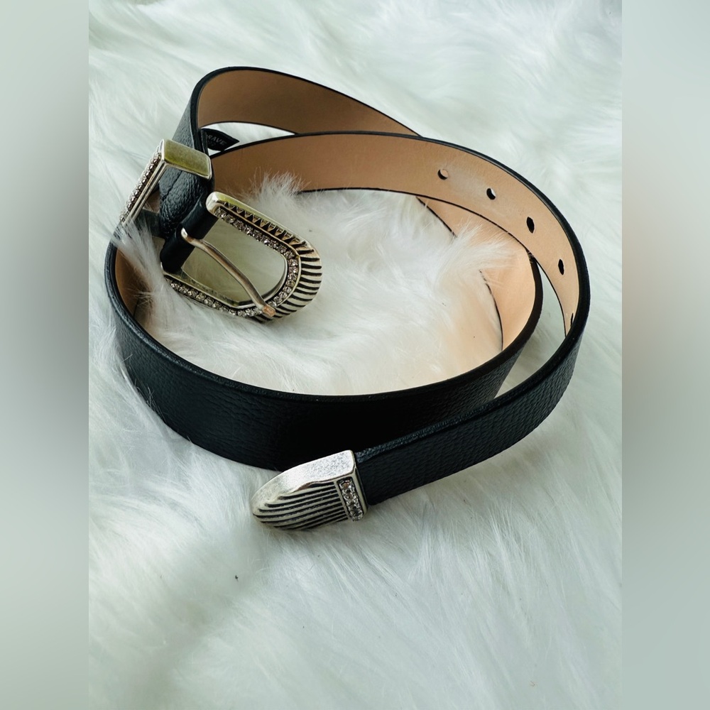 🇨🇦 Brave Leather Collection - Black With Crystal details - Picture 4 of 7